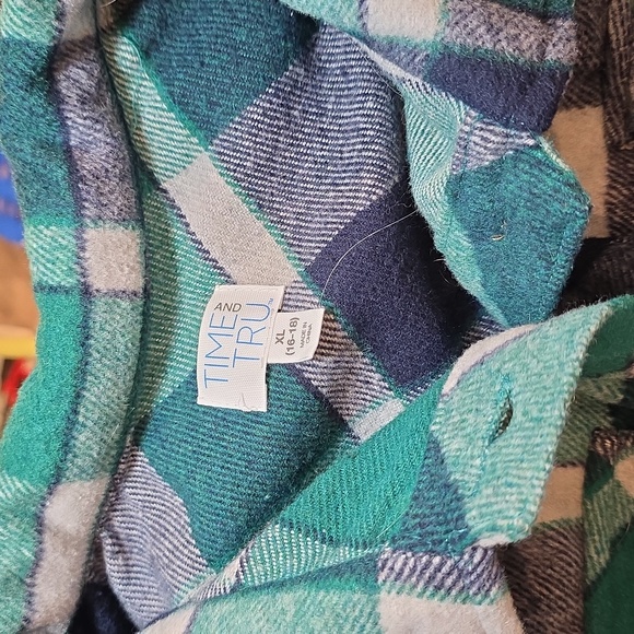 Soft Flannel Jacket - Picture 2 of 3